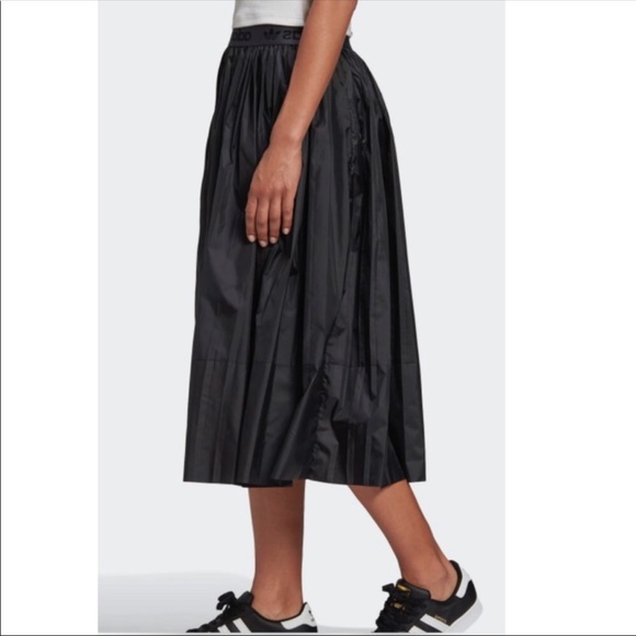 NWT Adidas Pleated MIDI Skirt Black S - Picture 3 of 6
